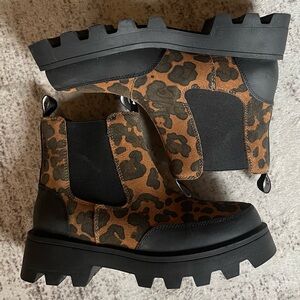 Cougar Black/ brown Ankle Boots